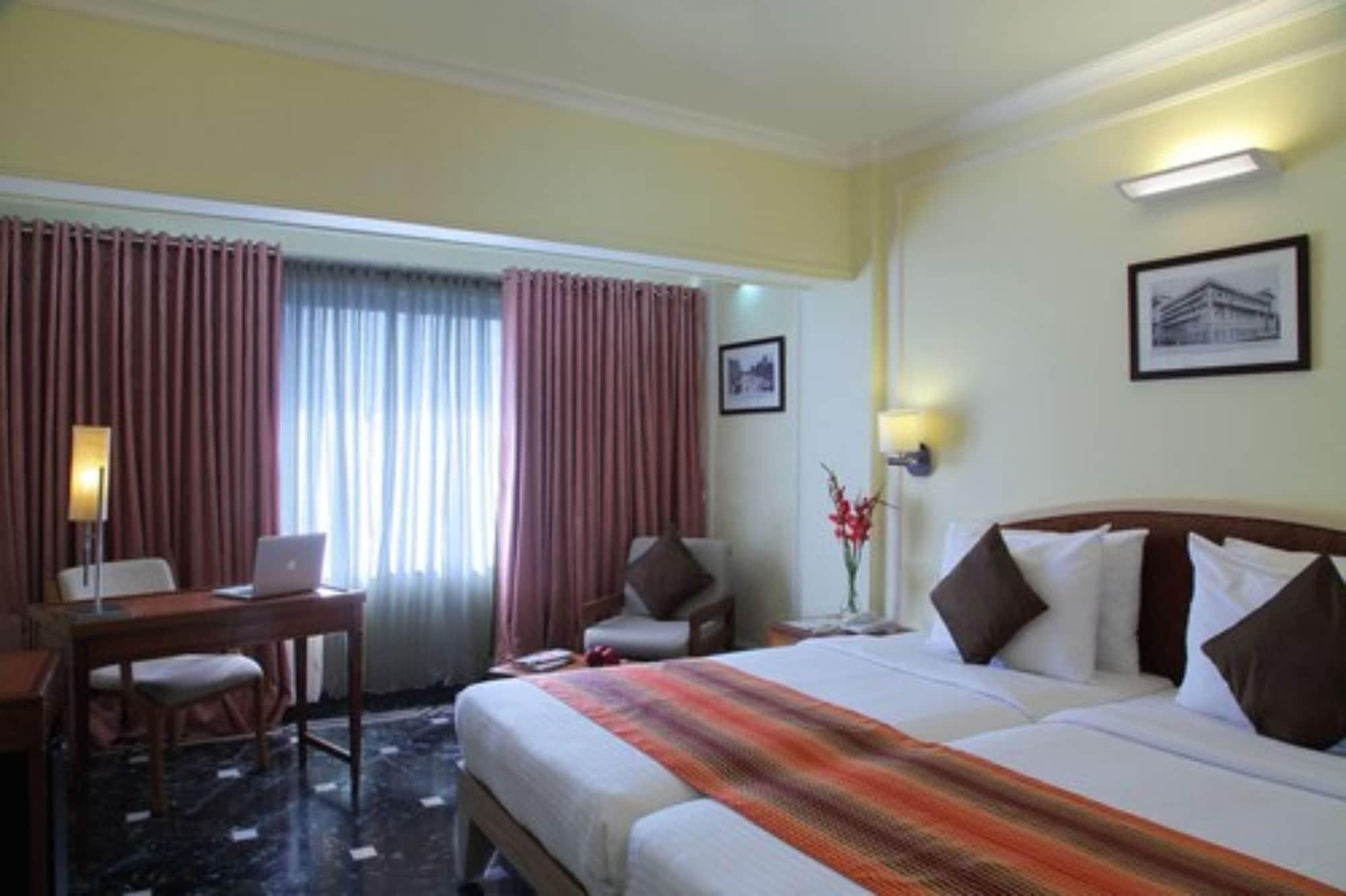 Hiltop Hotel Bombay Exterior foto