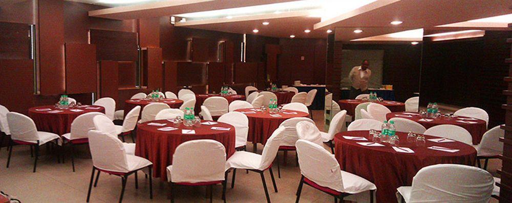 Hiltop Hotel Bombay Exterior foto