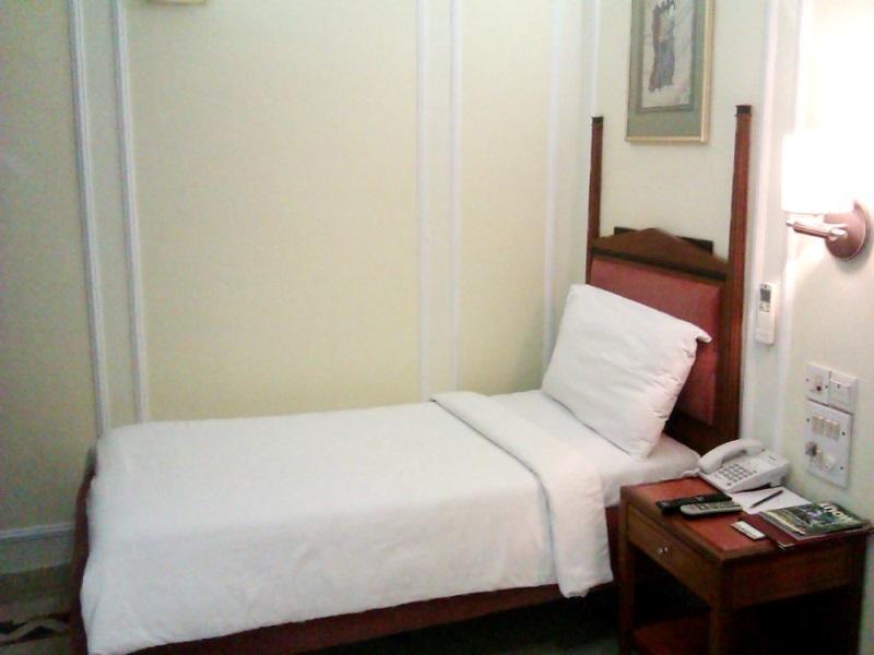 Hiltop Hotel Bombay Exterior foto