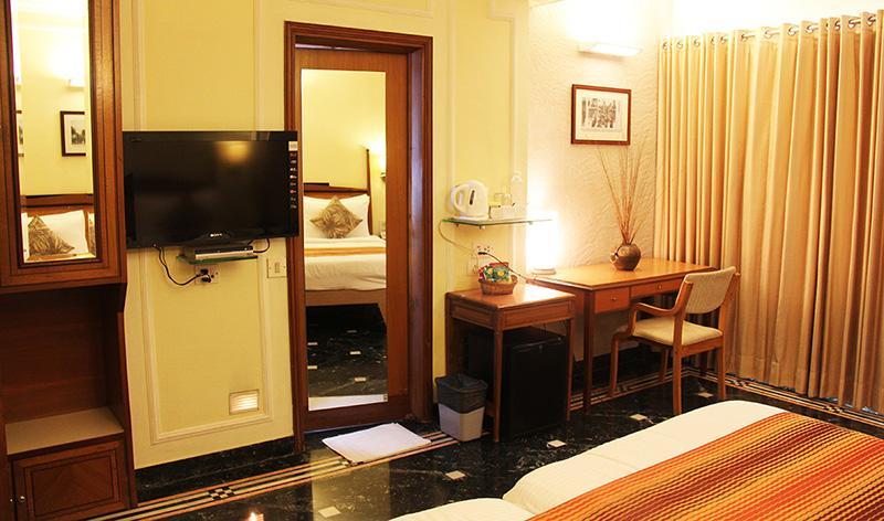 Hiltop Hotel Bombay Exterior foto